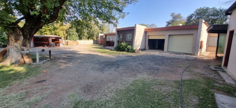 5 Bedroom Property for Sale in Krokodildrift A H North West